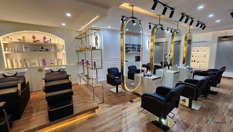 Arzoo Zafari Salon & Spa